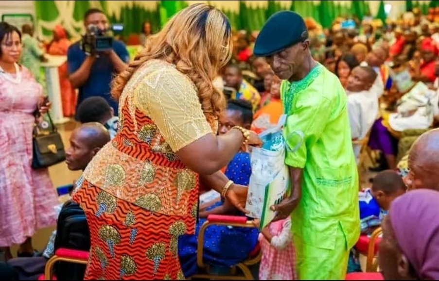 Adaeze_Oreh's tweet photo. As part of activities to mark the 2025 edition of #WorldDisabilitiesDay, the Honourable Commissioner for Health joined Her Excellency Lady Valerie Fubara as she represented the wife of the President of the Federal Republic of Nigeria, Senator Oluremi Tinubu in empowering persons living with disabilities in Rivers State with special grants to promote their business initiatives and improve their standards of living.

The event was also used to launch the Renewed Hope Initiative Economic Empowerment Programme for persons living with disabilities.

Lady Fubara in her remarks, pointed out that disability is not a tragedy but discrimination against persons living with physical disabilities is the real tragedy, and called on corporate organizations to contribute towards the upliftment of the economic well-being of people with disabilities 

The  Rivers State Contributory 
Health Protection Programme (RIVCHPP) enrolled all grant beneficiaries in the health insurance scheme of the Rivers State government, and conferred the Universal Health Coverage Ambassador Award on Her Excellency.

#AdaezeOreh
#UniversalHealthAdvocate 
#UniversalHealthAdvoc8
#ThePeoplesCommissioner 
#Health4AllRivers 
#RiversState
#RiversFirst
#LeaveNoOneBehind
#BetterHealthForAll
#MotionandMovement