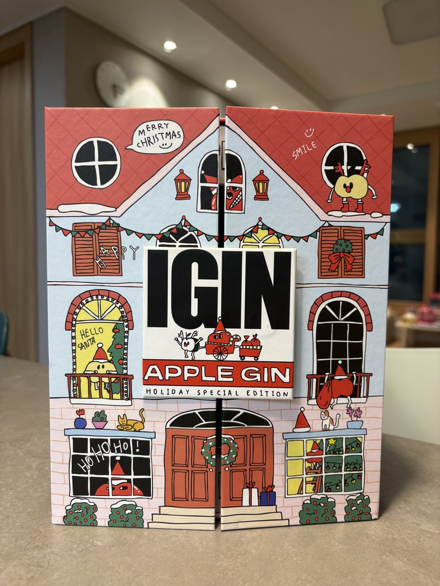 ourini's tweet image. 아이긴 애플진 홀리데이 에디션 넘 이뻐요. 선물 받은 기분❤️

@igin_sns 
#JINxIGIN 
#방탄소년단진 #진 #JIN