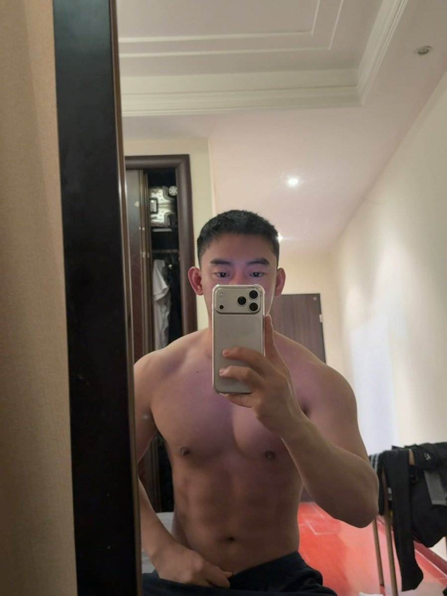 霸霸（体育生1s版） tweet media