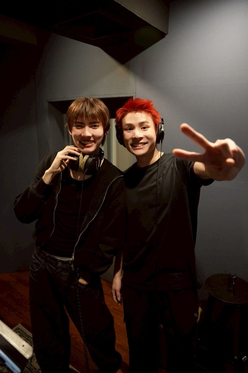 newsscalaa's tweet image. “ไมเคิล-ท๊อปเทน” ตัวแทนคนมูฟออนเป็นวงกลม ส่งเพลง “อีกกี่ครั้งก็เป็นเธอ (LOOP)”  ประกอบซีรีส์สิงสาลาตาย
#อีกกี่ครั้งก็เป็นเธอ #Loop #MichaelTopten #สิงสาลาตาย #อีกกี่ครั้งก็เป็นเธอOstสิงสาลาตาย #michaelkvs #Toptenss #CHANGEMUSIC #CHANGE2561