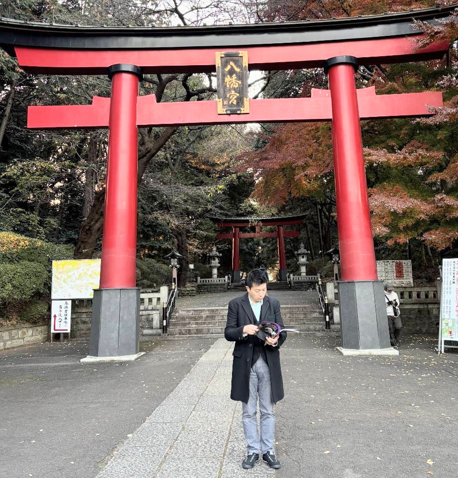 【ご報告】杉並区郷土博物館で開催中の刑部氏監修「昭和歌謡は杉並から生まれた」行ってきました。開催は明日迄！「なつかしの歌声」映像も観られます。個人的に服部富子さん、鈴木三重子さんの両テイクが最高〜。大宮八幡宮で購入したﾊﾟﾝﾌﾚｯﾄを熟読中。まだ観てない方は明日是非共！（たけ平）