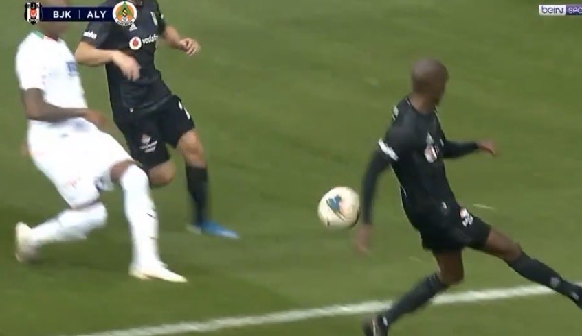 4 mains, 0 penalty 
Au moins c’est cohérent 😂