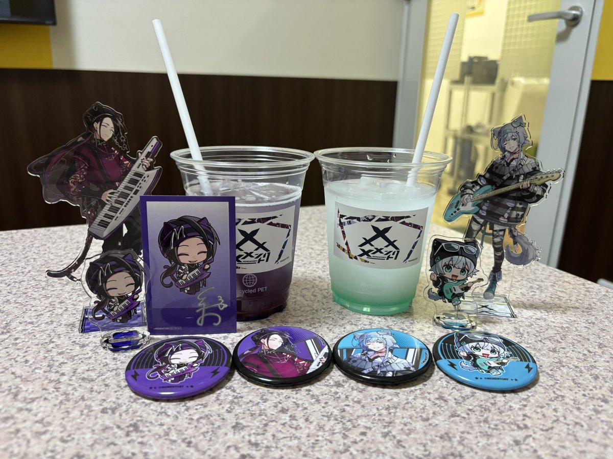 otaku_2165's tweet photo. お友達と行ってきたー!!!!
☕️と💻のドリンク飲んだんだけどどっちもめっちゃ美味しかった!!!
☕️はブルーハワイの後にいちごが来る感じで、💻はさっぱりと甘いの間って感じ!!
 #メメントリまねきねこ https://t.co/rtZ9fVTRDM