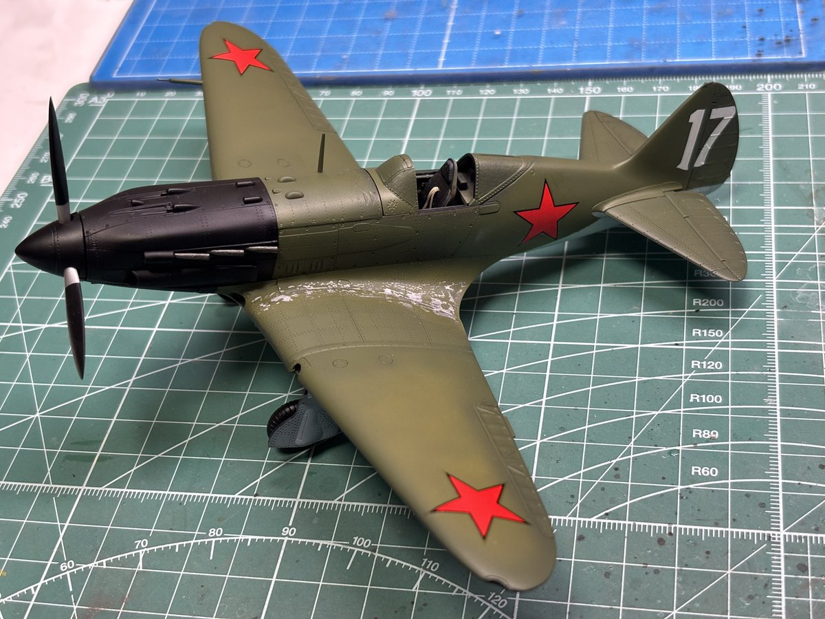 トランペッター 1/48 MiG3の進捗です🛩️
デカールを貼り貼りして艶消し吹きました。
あとはウェザリング等細やかなのやって完成かな☺️
#経過
 #年末年始積みプラ崩そう祭2025