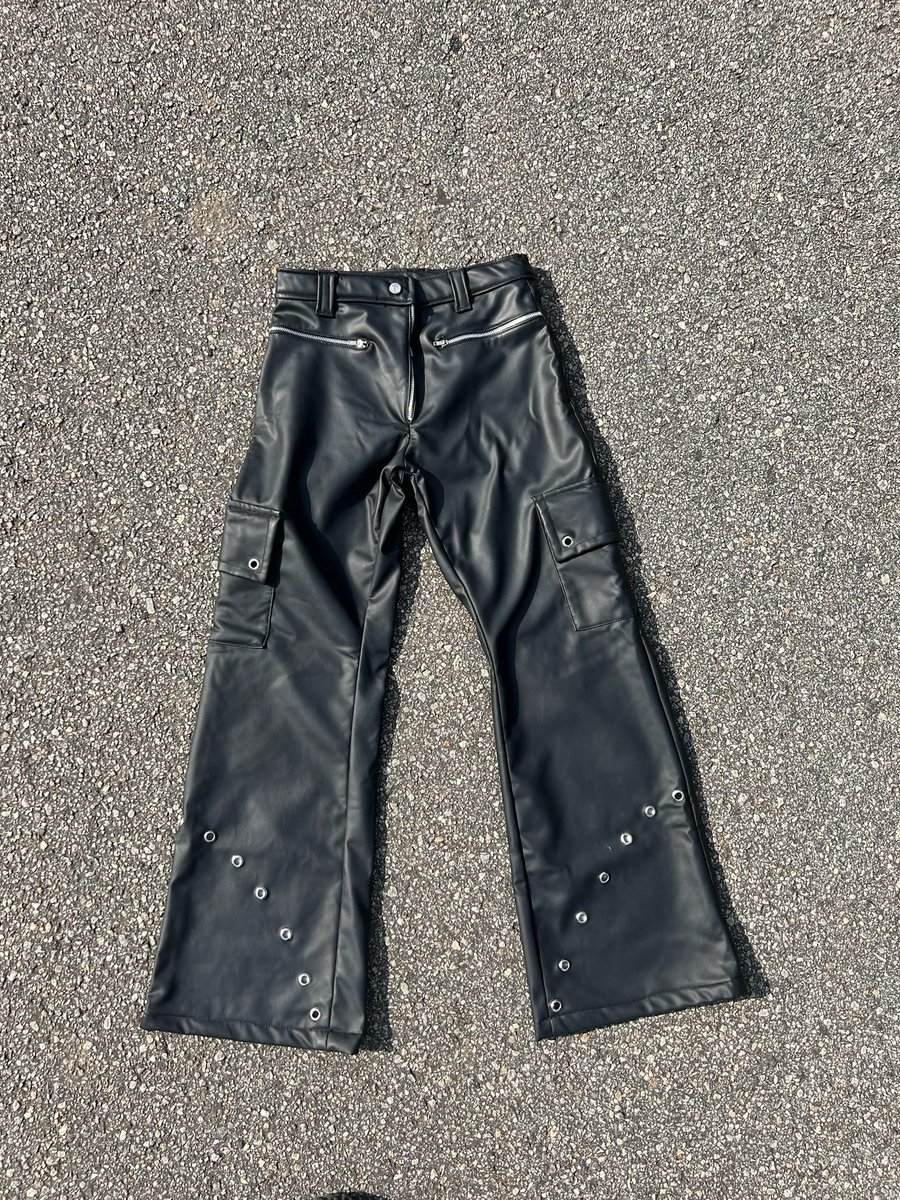 steeze_veteran's tweet photo. REPLY THIS WITH ANY OTHER PANTS YOU’VE GOT! IF THEY HARDER THEN I’LL STOP MAKING CLOTHES!🎖️ https://t.co/pjtdPthFWM