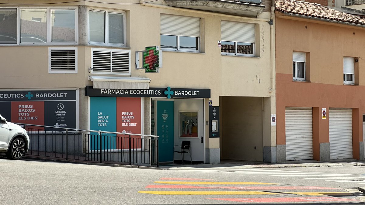 Aquest cap de setmana hi haurá de guàrdia la Farmàcia Bardolet. C/Canigó,72 Telf: 938591024 #Torelló #Osona