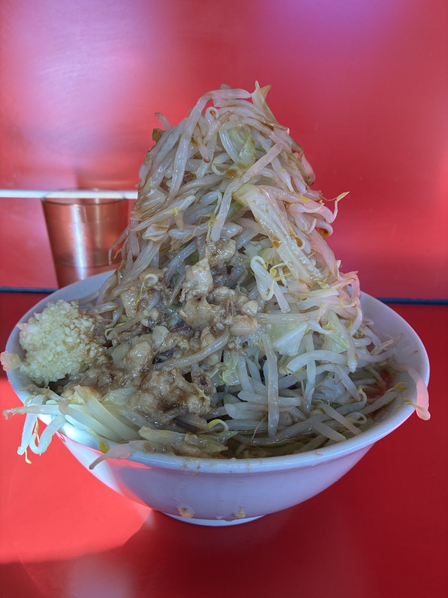 NF_JIRO's tweet photo. ラーメン二郎名古屋大曽根店
・の常軌を逸する行列���絶望した
・に終了宣告された
・の後にまだ二郎系を食べたい
場合のおすすめ

①ラーメン(写真は本日 並全部)
②ラーメン壮 歴��を刻め 名古屋 新栄店
③肉うどん さんすけ
④ラーメン大 名古屋店

(最新の営業情報は要確認) https://t.co/XvHWOz9W6u