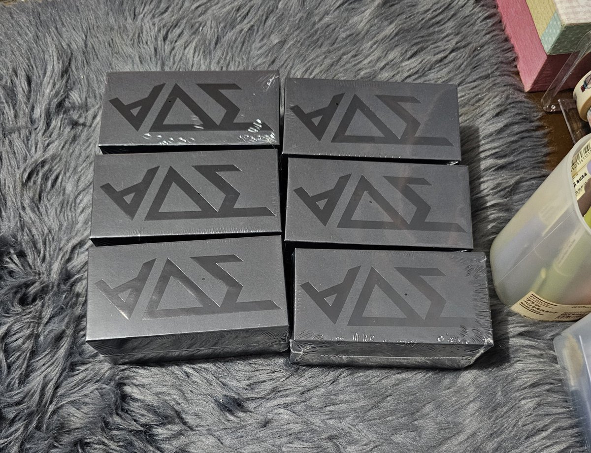 decryptedmind's tweet image. Andito na sila!! nakakakilig 🥰 unboxing later 😊 @Highlight_AUent