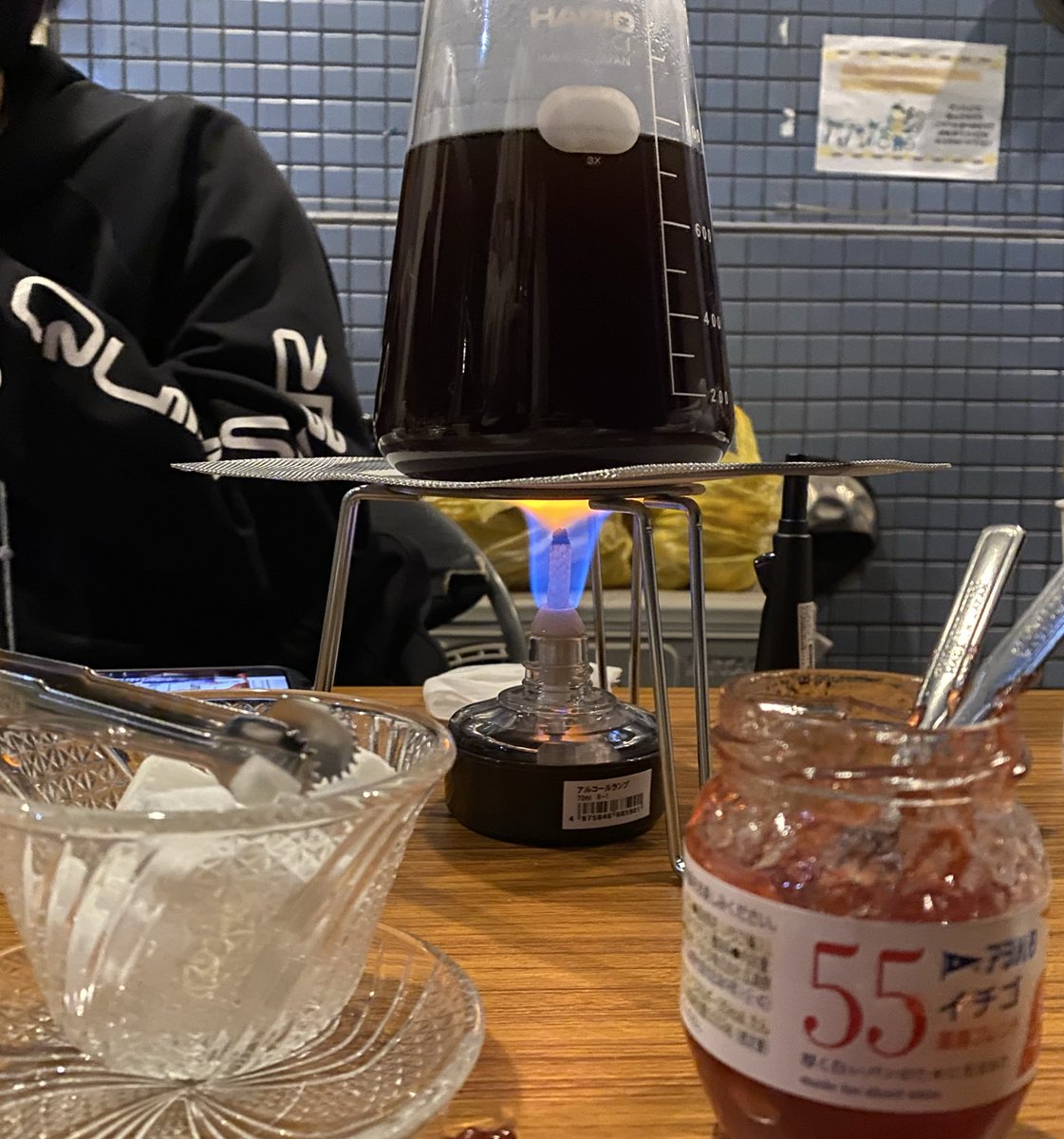 喫茶咲マリ、外ながら盛り上がっております。 #星の海の沙に