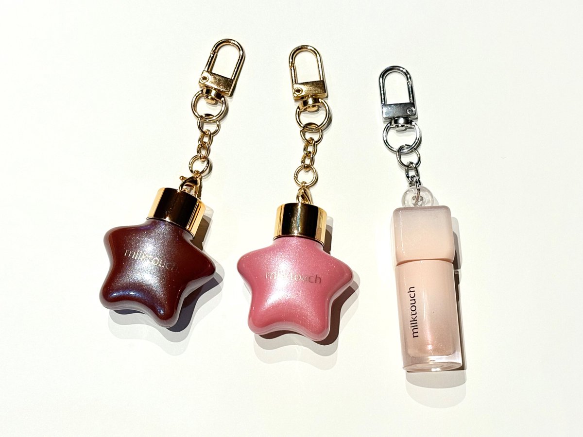 k__cosmetics's tweet photo. 本日のお届け物🚚
メガ割第3弾購入品

ミルクタッチ　オーナメントグロス

早速携帯につけたよ
見てるだけで可愛い〜
おまけはシアーオーロラグロスのハニーデューでした

#ミルクタッチ　#Qoo10 #メガ割購入品　#リップグロス　#ティント https://t.co/9mnc4ifert