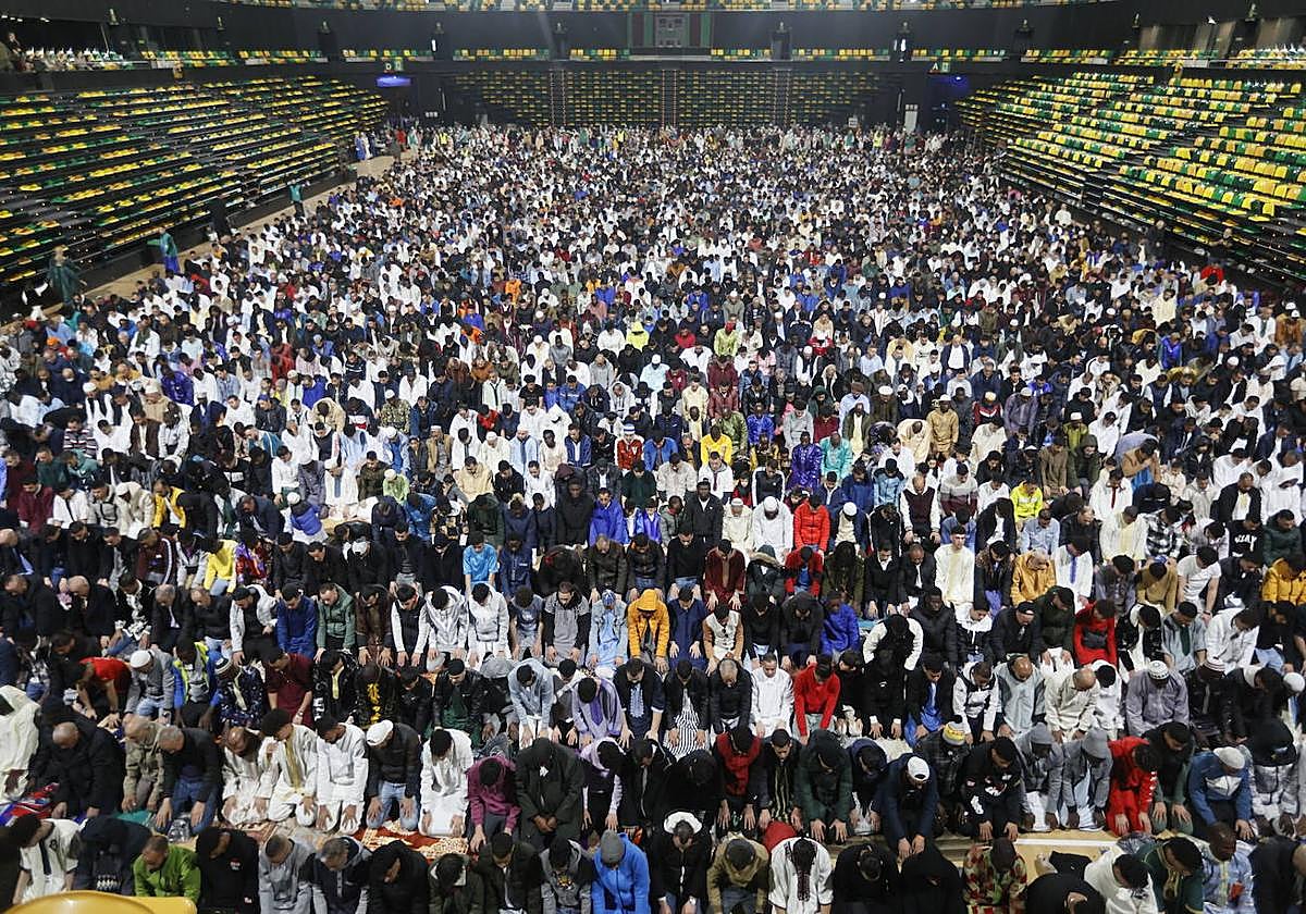 LanoUnai's tweet image. Pues anda que no tenéis trabajo en borrar todo símbolo que no pertenezca a &quot;Euskal Herria&quot;...