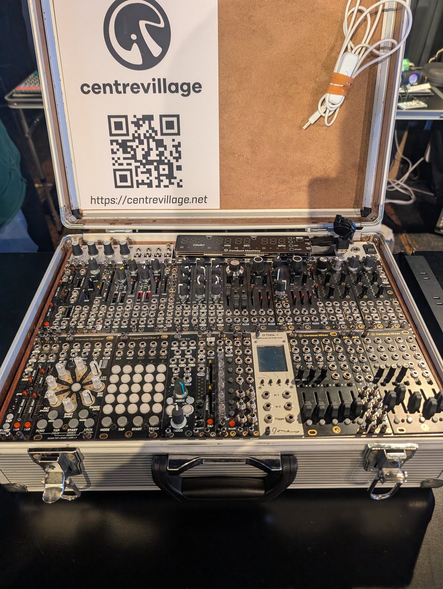 ColletInst's tweet photo. Synth Maker Meetup #5 ありがとうございました
面白い楽器がたくさんあって楽しかったです
MIDI2USB CONVERTERもおかげさまで完売しました
また参加したいです
#Synthmeetup https://t.co/hQfAwpExMw