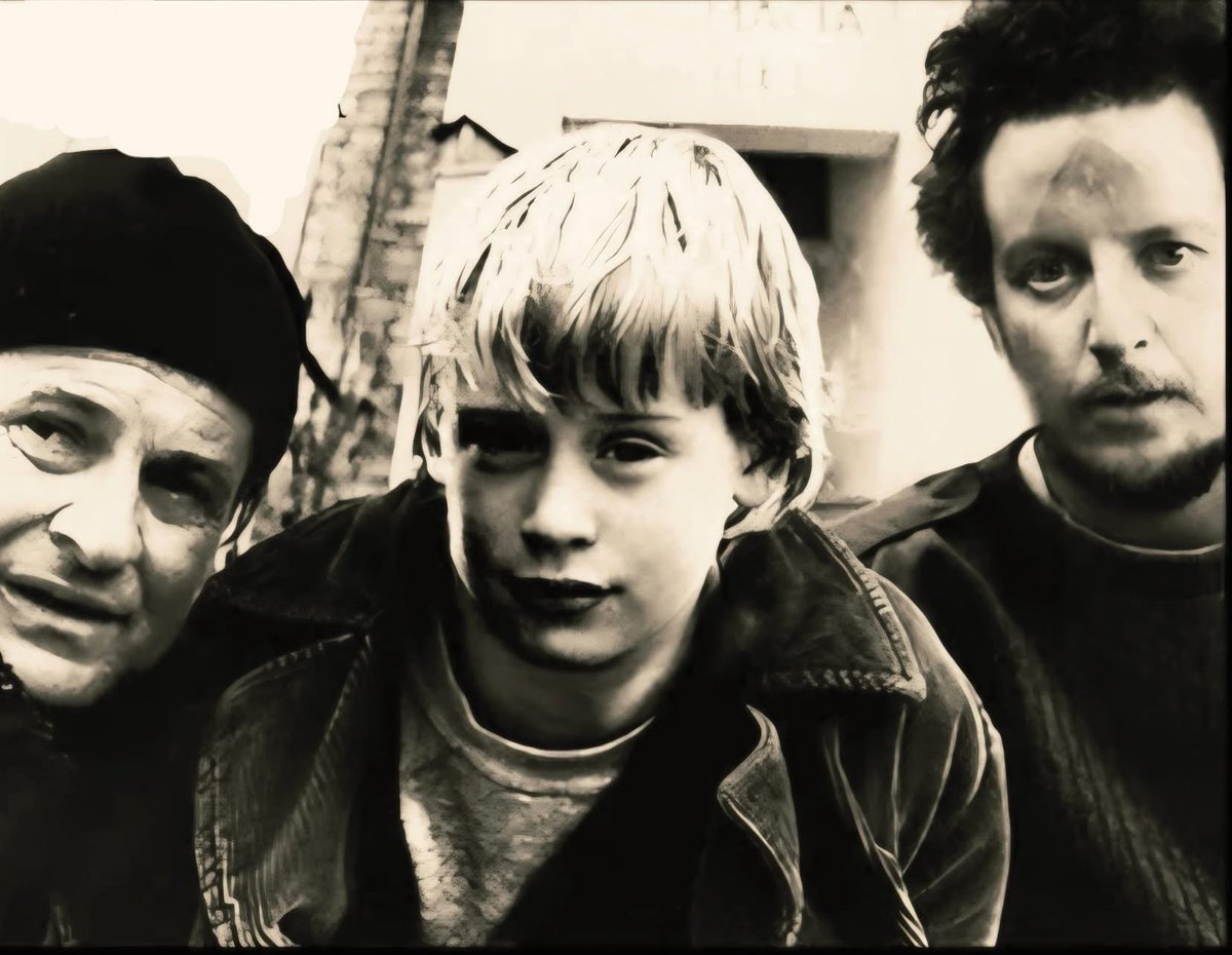c0untelephants's tweet photo. Цього дня у 1993 році Nirvana випустила свої хіти «Rape Me» і «All Apologies» у якості подвійного синглу https://t.co/h5mYAzfASz