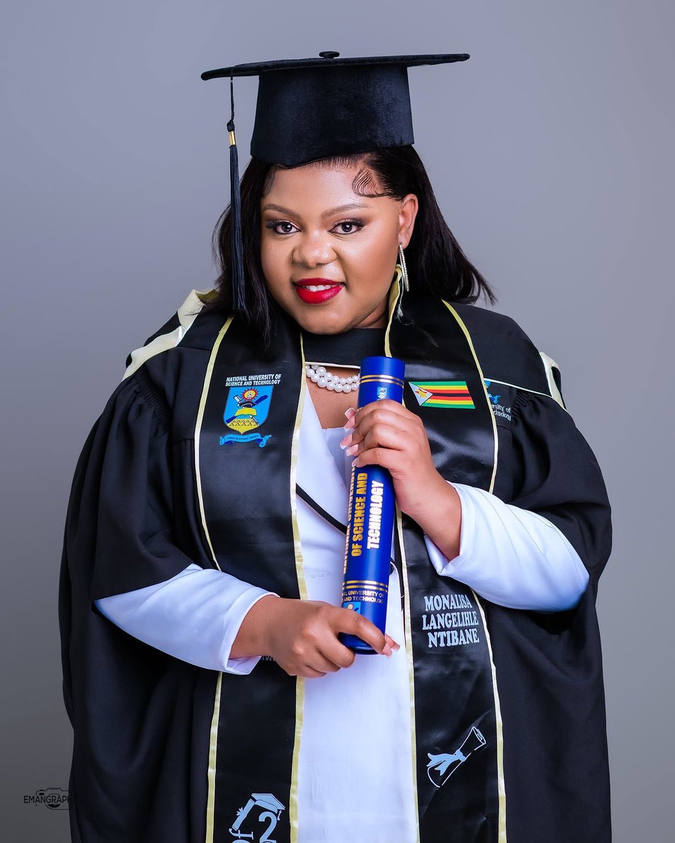 The journalist now has a degree to back up her story🎓🎓#2025graduate #journalist