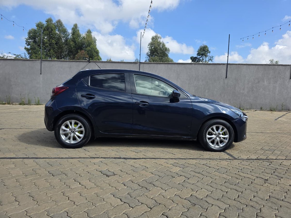 boombox_audioke's tweet photo. Mazda Demio 2015 – 1500cc Diesel 🔥
Original paint, clean dark interior, brand new tyres, fog lights, reverse camera, low mileage &amp; great suspension. Buy &amp; drive!
Price: 880K (slightly neg.) #beinafuu #KrisiYetuNaQuickmart #MainaAndKingangi
☎️ 0701853963 https://t.co/pYpEKtyGzd