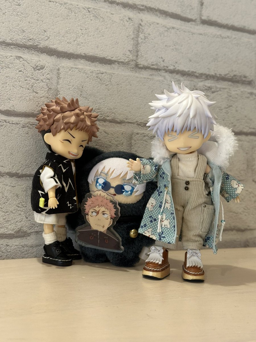 今日のちみゆ
五条悟に囲まれるゆじくん(๑>◡<๑)

五条先生のコート🧥
<a href="/zagipepe/">puchipepe</a> 様
このコートを見た時絶対先生に着せるんだと思いました🐶
そして私はイヌ大好きなので
とてもﾂﾎﾞなコートです💓💓💓
ありがとうございました🙏