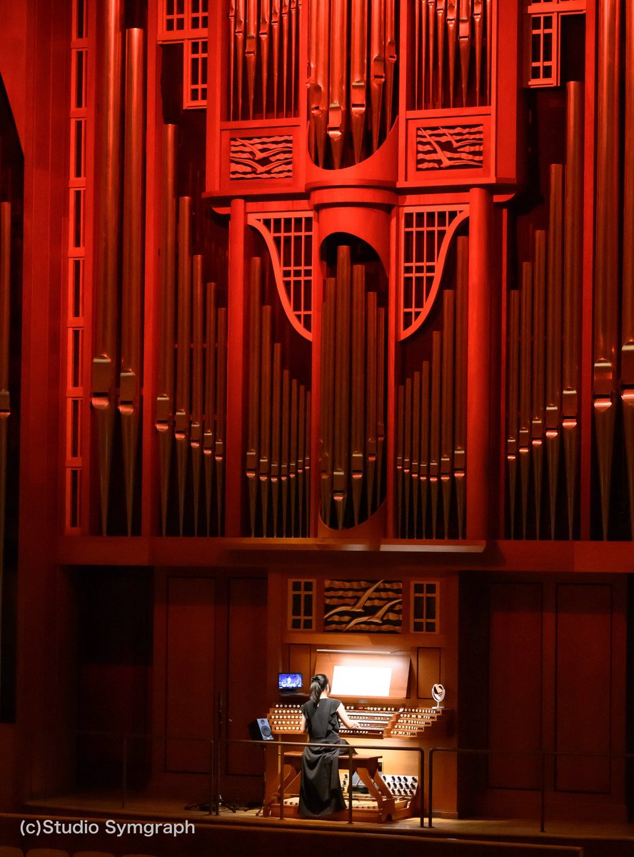 FF5、33周年おめでとうございます！
風の様子が変になってからもう33年も経ってしまいました。なんだかあの戦いも 夢だったような気がします。
あの日、オーケストラと吹奏楽で共に世界を旅した皆様へ、改めて感謝を。
#FF5_33周年
#FF5_33rd_anniversary