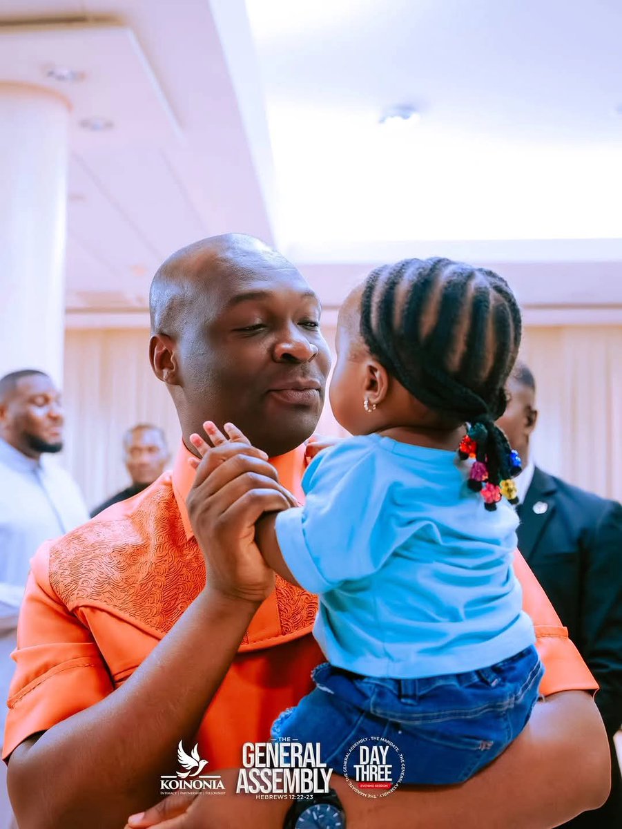 TevinMacharia's tweet photo. Best caption wins 😂 💕😘 
Apostle Joshua Selman loves children 

#apostlejoshuaselman #koinoniaglobal 
#apostleselman https://t.co/1zrq2ythhi