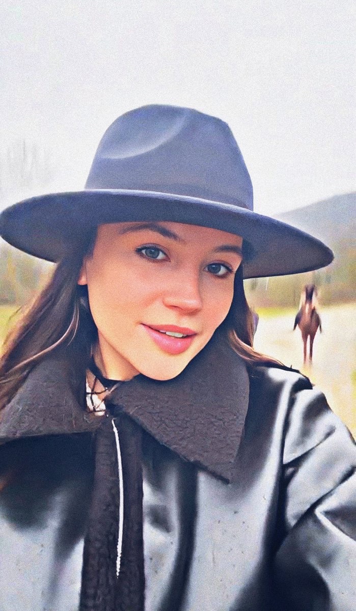 LaxmieSai's tweet image. Here I go; some recommendations and suggestions 🥰😍
@https://x.com/instyleturkiye
- Love for animals
-cowboy hats and horses
May be #instyle.turkey.animal lovers
#YağmurYüksel