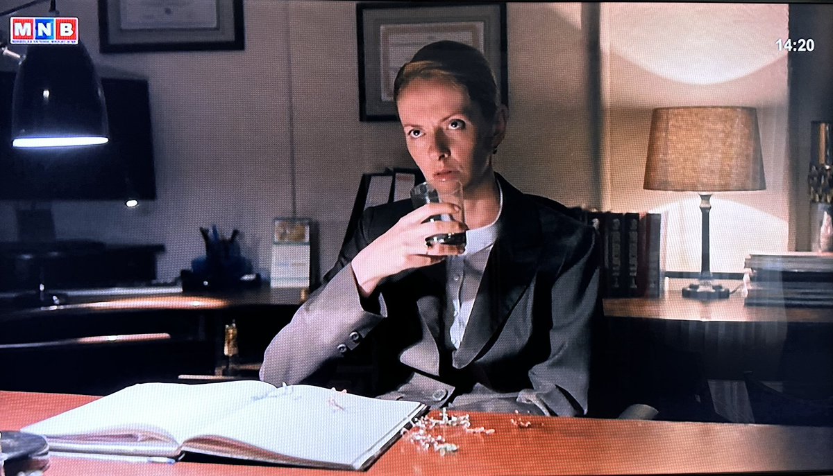 Лалрын Үндэсний радио телевизийг хараад байгаарай. 12/06-ны Бөхийн барилдааныг шууд дамжуулалгүй оронд нь ороz-ын кино үзүүлж байдаг шүү. Энэ лалрын телевизийг татан буулгавал таарна. Сда.