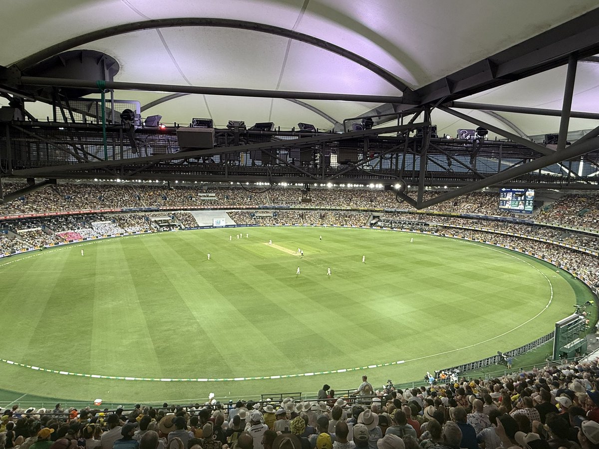 Day three under the lights #Ashes2025