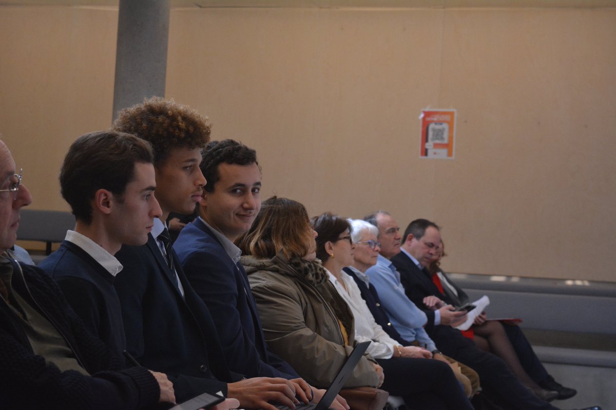 🎉 C’est parti pour la journée de restitution des Villages Démocrates !

Au programme : débats, idées, énergie collective 🔶
📸 Avec Erwan Balanant &amp; Maud Gatel

📺 Suivez le direct ici 👉 youtube.com/live/jwFRfS7o9…