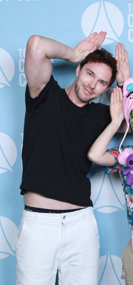 I AM SO NORMAL ABOUT THIS IMAGE 😁😁😁