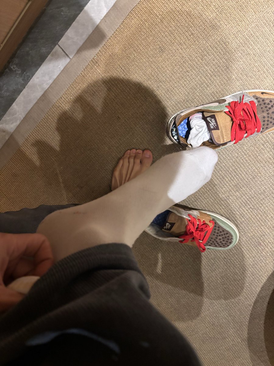 hehe20206's tweet photo. 让我掉下眼泪的
不直
昨夜的久 https://t.co/IdPqU3FmbZ
