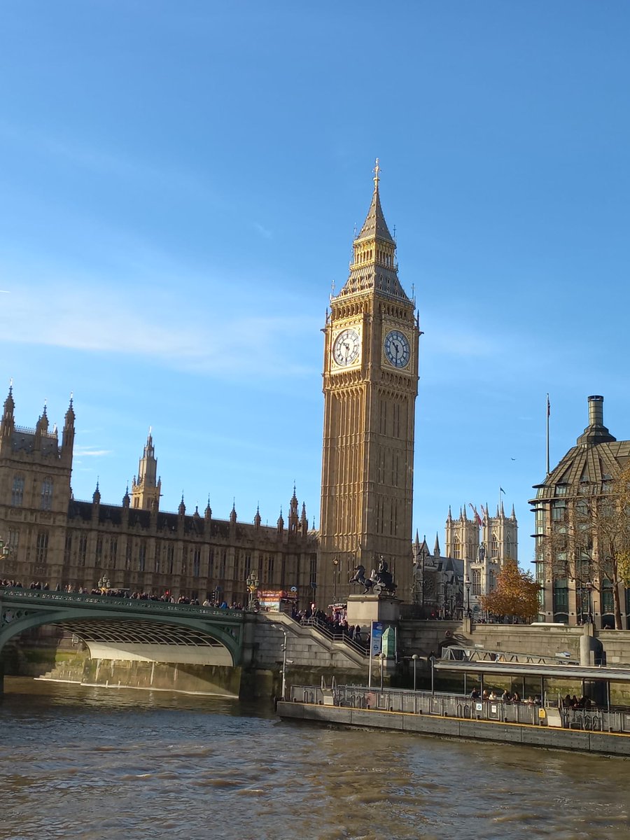 Liesse29's tweet photo. Une semaine incroyable pour nos 74 élèves de CM2 en Angleterre !
Tour de Londres, relève de la garde, musées, immersion dans un collège britannique, studios Harry Potter, croisière sur la Tamise, Spinnaker Tower.
Des souvenirs inoubliables, des apprentissages qui resteront gravés https://t.co/iIOOEd4erP