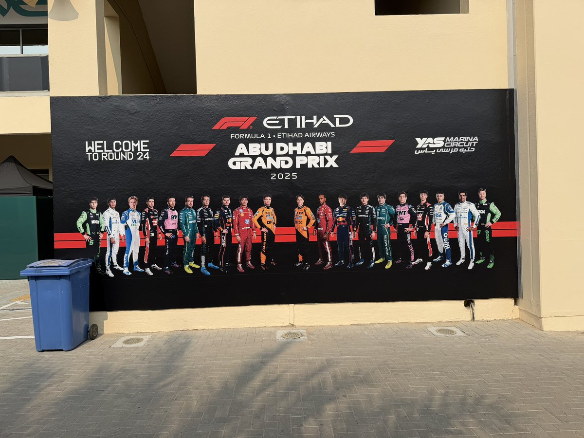 Ja jau tik veiksmīga bilde sanāca, tad jāuztaisa APTAUJA!
Kurš pilots šogad ir LIELĀKĀ MISKASTE, ņemot vērā viņam pieejamo tehniku un komandu? Vai varbūt mums visi malači?