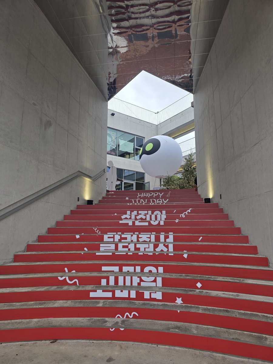 뷔무장지대💜 tweet media