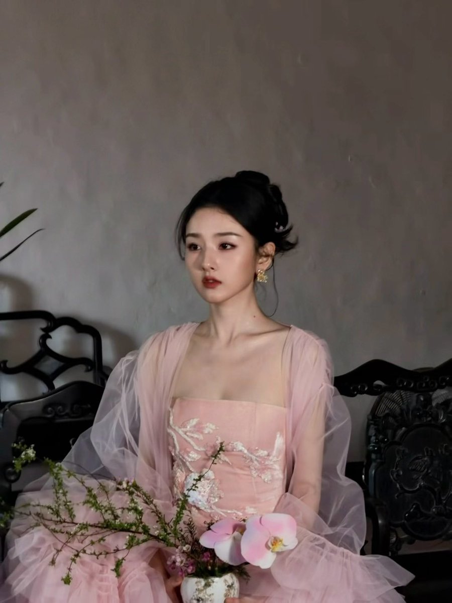 nanaychhnzjnsj's tweet photo. Xuanye get your girl ASAP 😭😭😭 she’s already waiting for you all till this modern era 😭😭😭😭 #xuanye #banxia #TheDemonHuntersRomance #ZuerGlows2025iQIYI #2025iQIYIScreamNight https://t.co/cxw1k3gYsp