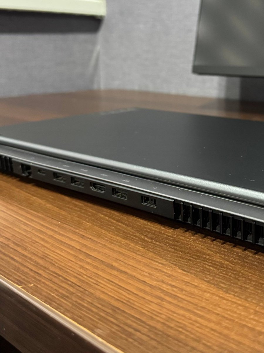 Lenovo Legion 7i 2021 (i7-11800H / RTX 3070 / 32GB / 1TB)

B/U. $700 beriladi. 

rt qadrlanadi.