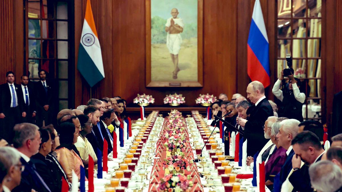 RussianSpoof's tweet photo. President Putin said

India is our friend and 
India enemy is Russia  enemy.

The people of India are very loving, and the friendship between Russia and India is growing stronger https://t.co/MxrrqBivaH