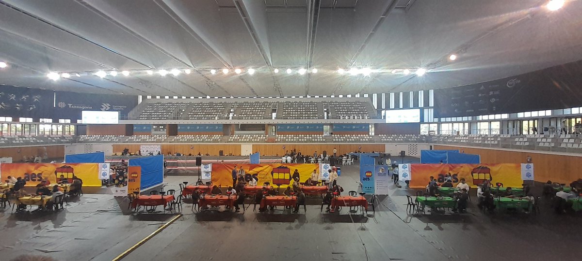 CascosIgnacio's tweet photo. Disfrutando del Campeonato de España de Speedcubing en Tarragona. El que pueda seguir el streaming, la Copa de España es muy recomendable (7/12 a las 19:30)
@AESpeedcubing @AMSpeedcubing https://t.co/ibq9j9KX8P