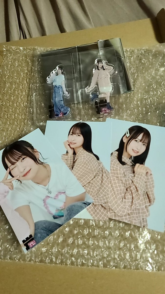 花岩香奈さんのアクスタとブロマイド届いた！！！ 推しが今日も可愛い