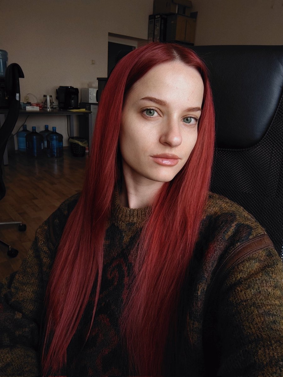 давайте сюда ваше селфи и какой- нибудь факт, который не соответствует вашей внешности

Я имею привод в полицию за дебоширство и хулиганство в несовершеннолетнем возрасте. А ещё у меня выбит один из передних зубов 🤣