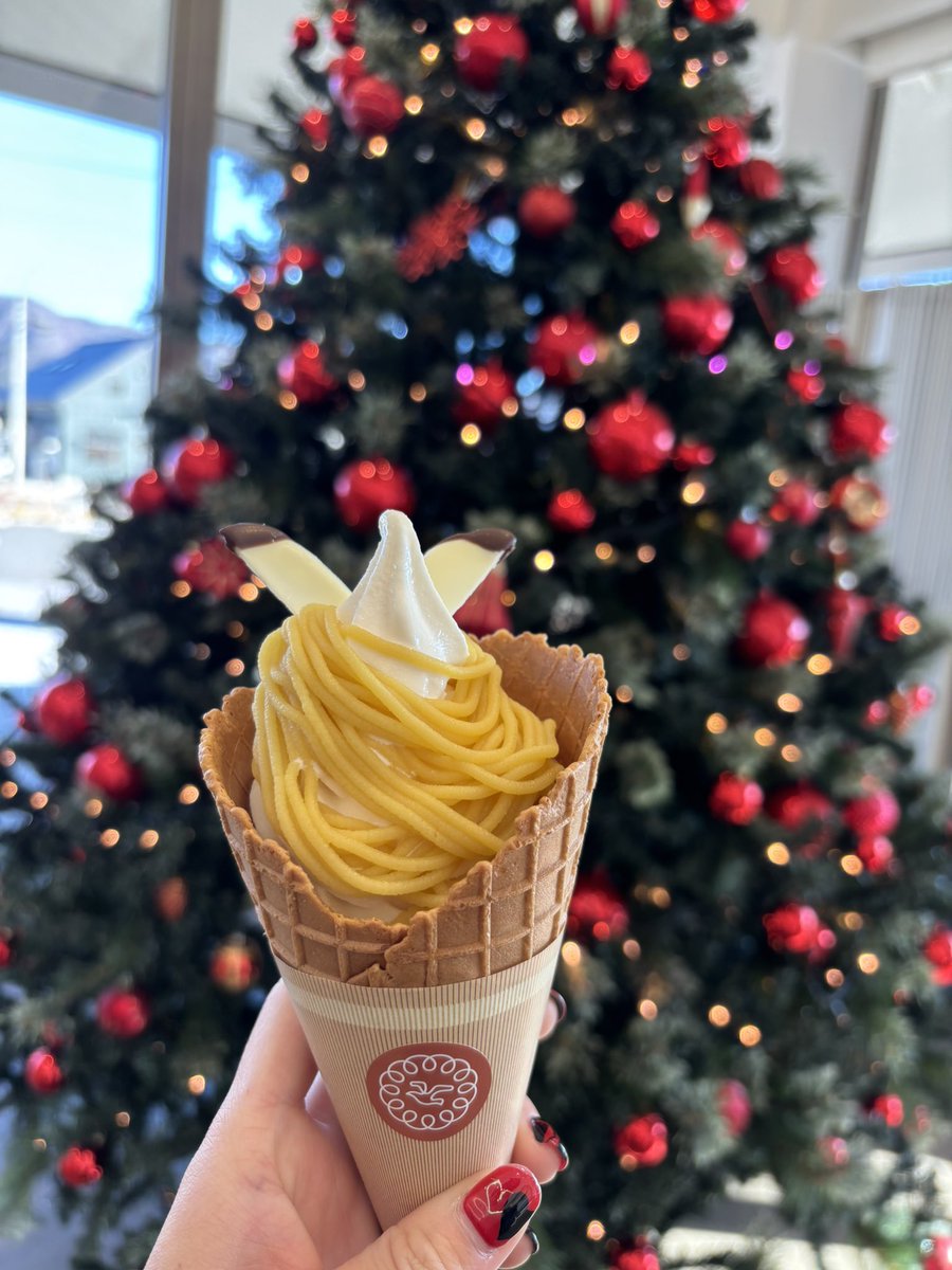 その後に「かもめテラス」さんに行ってきたよ！🐥
アイスを食べたよ！あとはかもめの玉子も！🥚
金色のかもめの玉子ちゃるをそえて。

 #ちゃる