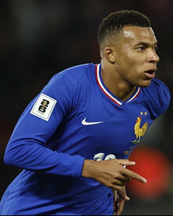 lejournaldureal's tweet photo. 🚨 Un match amical France-Brésil se jouera le 26 mars 2026.

⚔️ Mbappé vs Vini, un RDV à ne surtout pas rater ! https://t.co/9FDPQ7qz1c