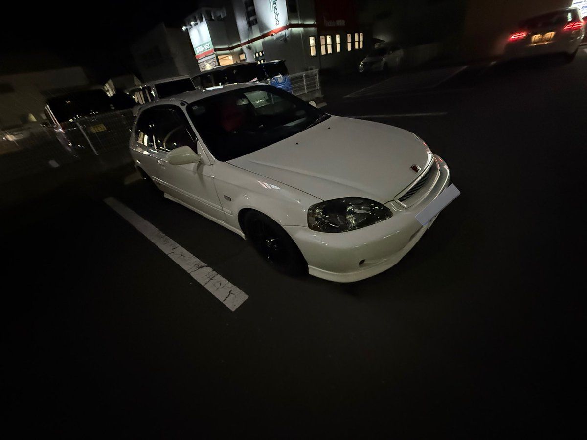 PathTyan's tweet image. プリウスの時にはこんな献身的に洗車なんてしなかった。ごめんよプリウス。