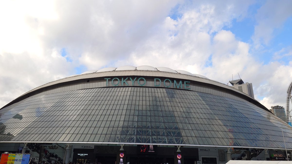 Symbol2021drive's tweet photo. B'zLIVE-GYM2025-FYOP-最高🤘

初東京ドームでしたが音圧は控えな印象。
セットリストはLIVEGYMとPleasureの合わせ技w

○○○○YはFYOP+で演奏されるのかな？
めちゃくちゃ演奏して欲しかったよ〜

#bz https://t.co/TnssmsVTrs