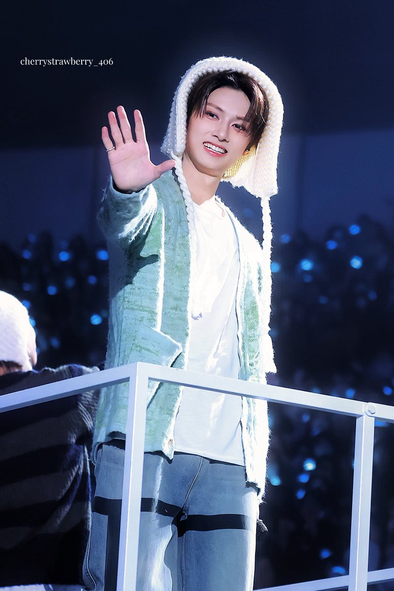 𝒄𝒉𝒆𝒓𝒓𝒚𝒔𝒕𝒓𝒂𝒘𝒃𝒆𝒓𝒓𝒚_406 tweet media