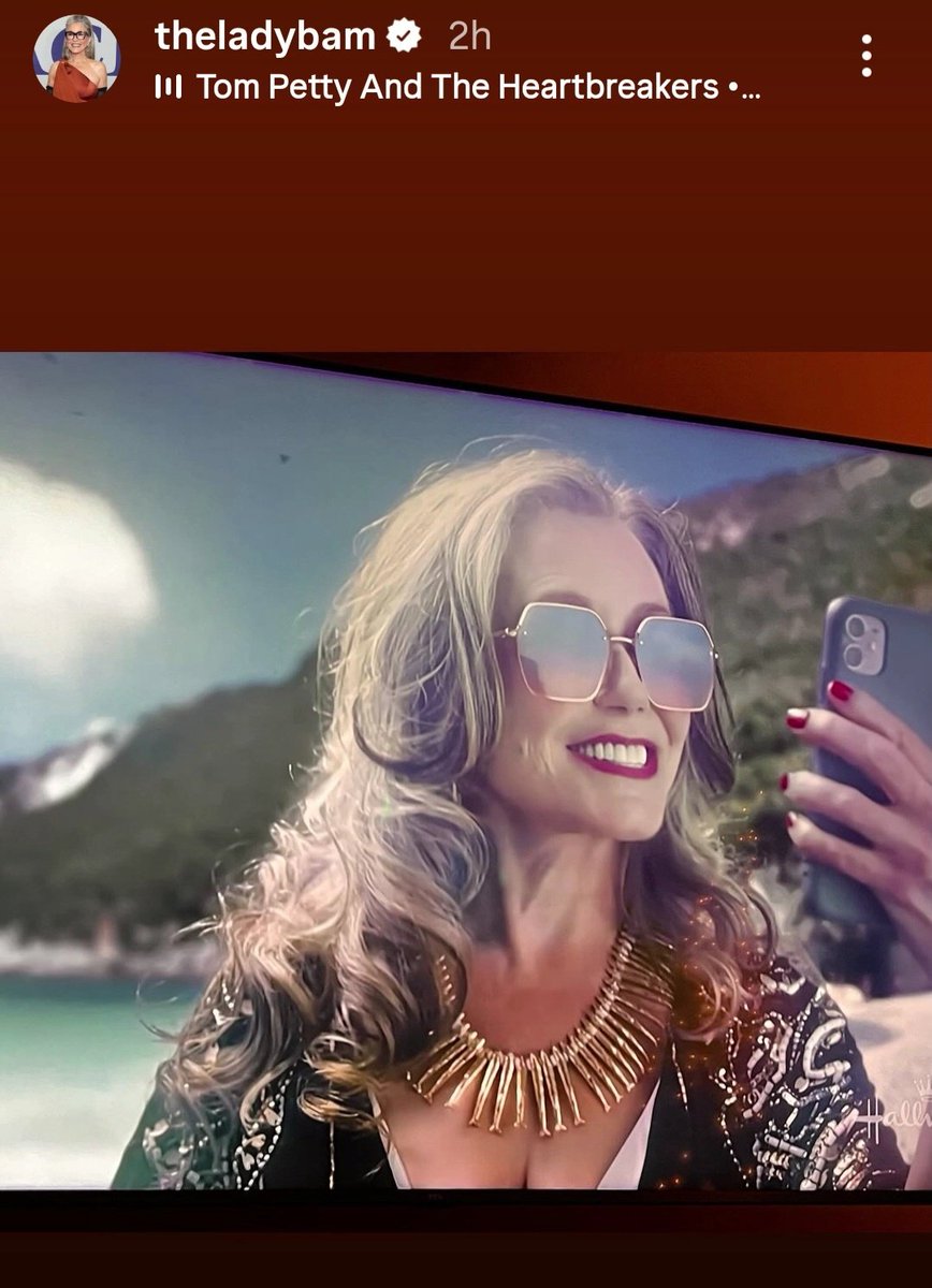 Mary MCD Smiles tweet media