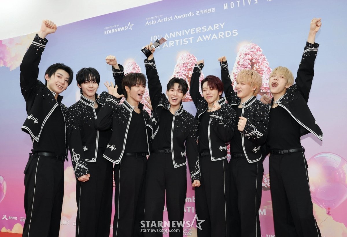stellarstar0421's tweet photo. 4 award-giving bodies. 5 awards. All for AHOF within 5 months! 🎉

🏆K-World Dream Awards - Super Rookie

🏆The Fact Music Awards - Hottest

🏆Korea Grand Music Awards - IS Rookie, Best Dance Performance

🏆10th Asia Artist Awards - Best New Artist

Next year will be even greater! 💪

CONGRATULATIONS AHOF
#AHOFxAAABestNewArtist
#AHOF #아홉