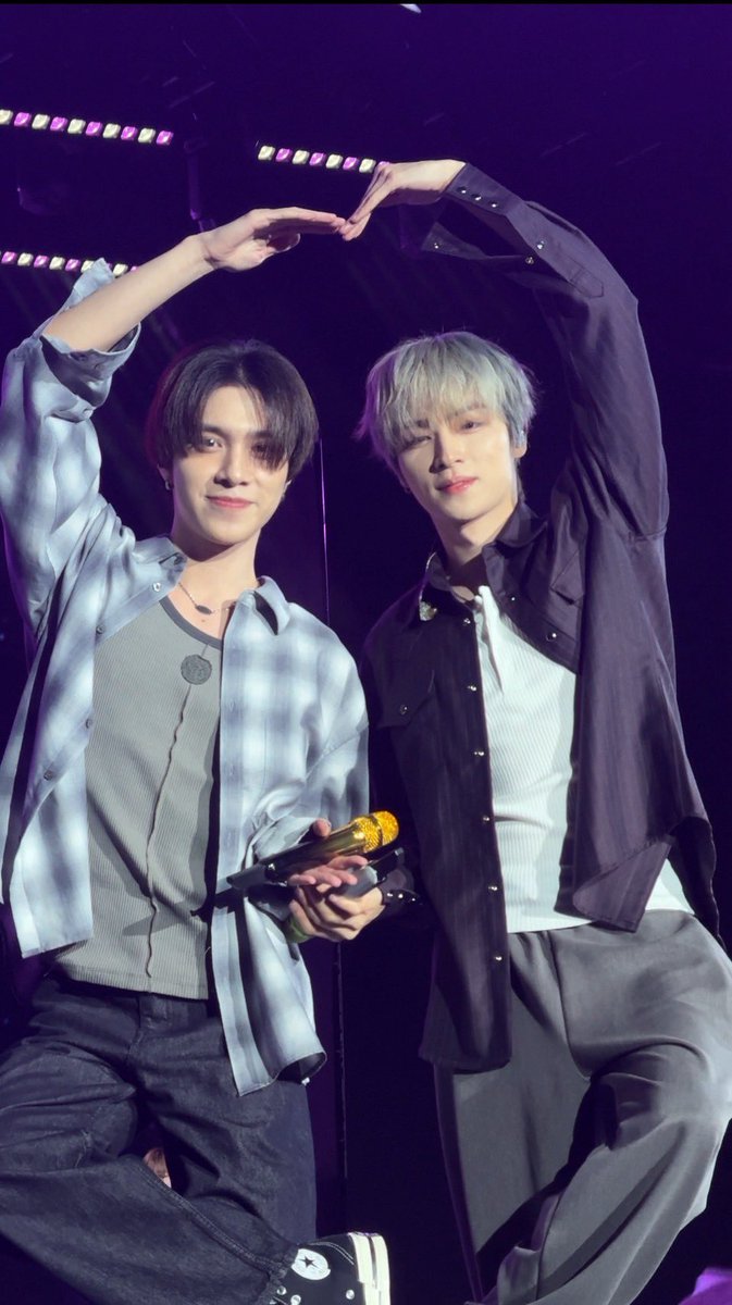 chaadery's tweet photo. อย่างงี้สิกัปตัน! 🦄🐶💯💯💯💯💖
#WayV_NOWayOUT_BANGKOK
#HENDERY #XIAOJUN #HENJUN #XIAODERY https://t.co/K6H8ZT5YyZ