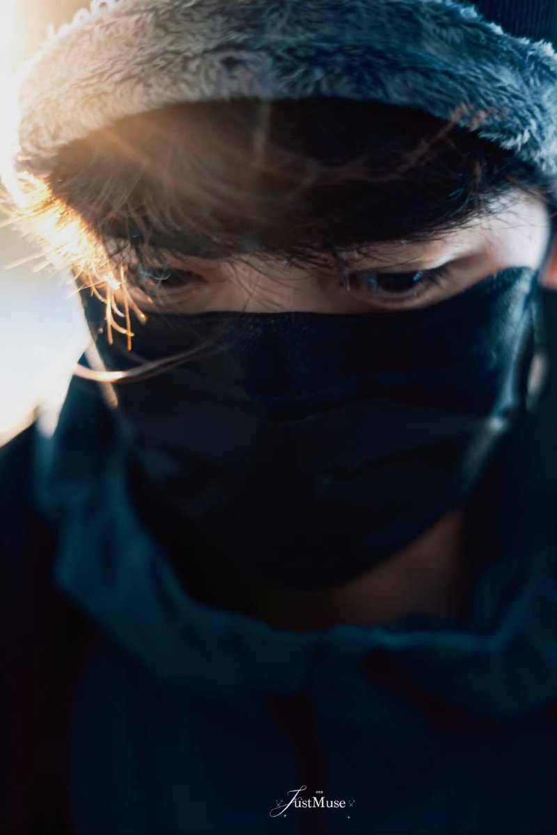 junjiepict's tweet photo. 251206 #HuangJunjie today go to filming for drama #FragmentsofTruth #猎罪现场 https://t.co/xz74Jfgaom