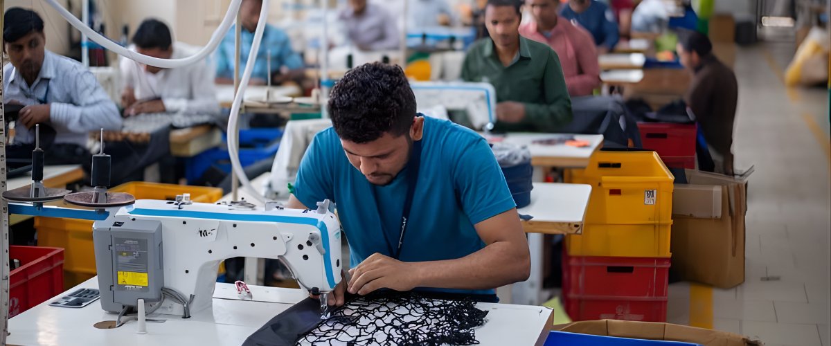 TexMart4's tweet photo. MSME participation in the PLI Scheme for traditional textiles boosts manufacturing, supports artisans, and enhances competitiveness in India’s heritage textile sector.

https://t.co/dsT9irM2RV

#MSME #PLIScheme #TraditionalTextiles #IndianTextiles #ManufacturingGrowth https://t.co/kfIsDfFSXw