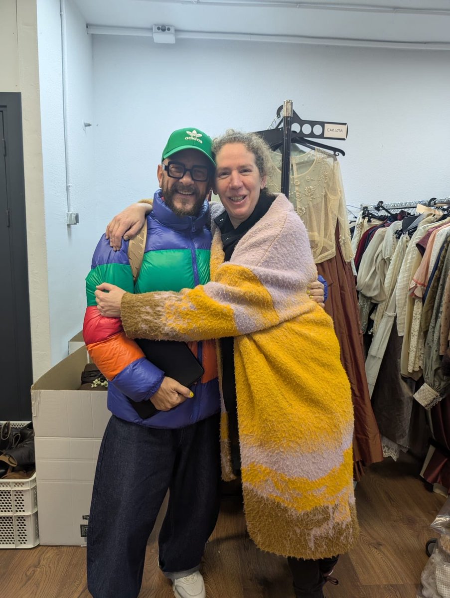 periscostumes's tweet photo. Viejos amigos y nuevos proyectos @oscarguimarey #Loles y #Maria en #perisMadrid https://t.co/euOxskJcoA