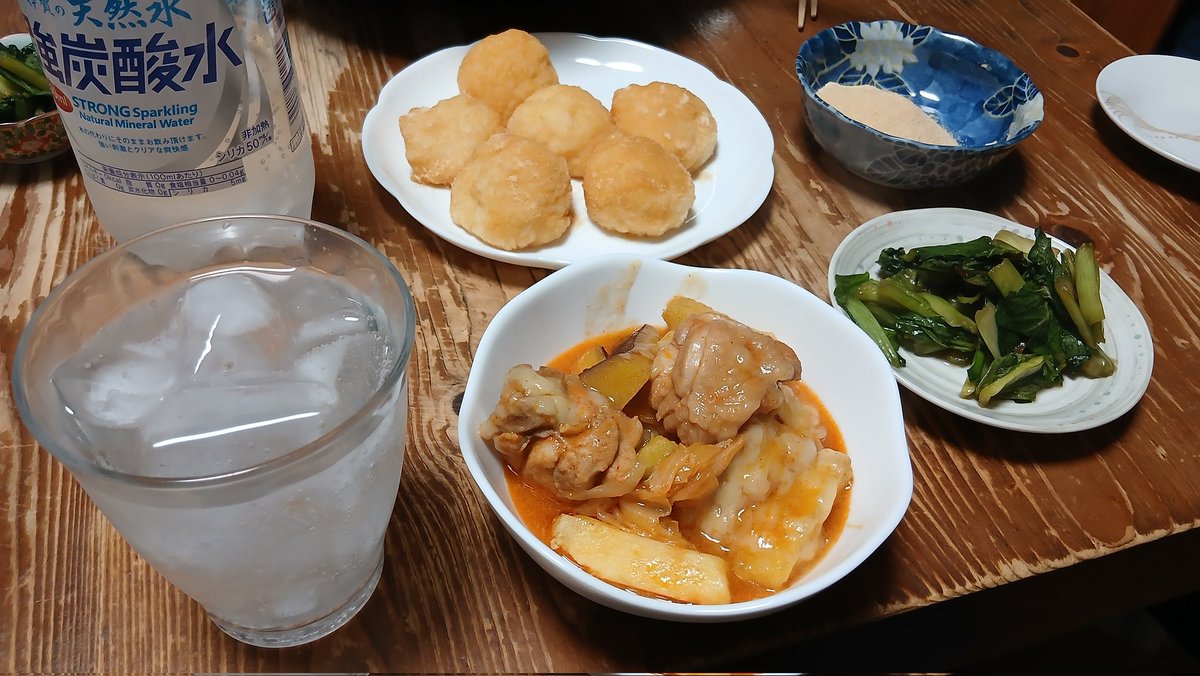 takelalapo's tweet photo. 今晩はチーズタッカルビ❗🧀🍠🐔😋ぼた餅はおまけね乾杯です🍻✨🏔️

#早い晩ごはん
#休肝継続中✌
#強炭酸水🏔️🚰
#きな粉餅
#休日の過ごし方 https://t.co/KQpaBN6IaW