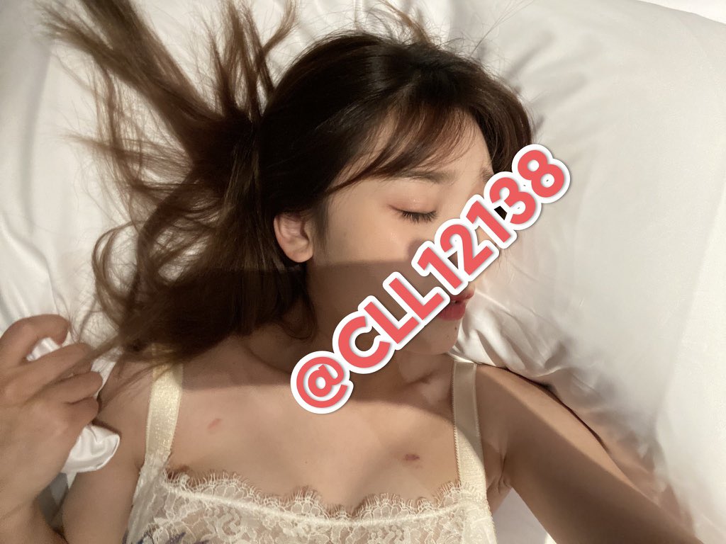 huanghaibo008's tweet photo. CLL12138@高颜值大学情侣  上大学的时候就给女朋友找SPA技师 嫩出水的女朋友就这样被技师白嫖了 事后还倒付了按摩费  现在已经大学毕业��玩的更花了 https://t.co/X6KH5CdeBi
